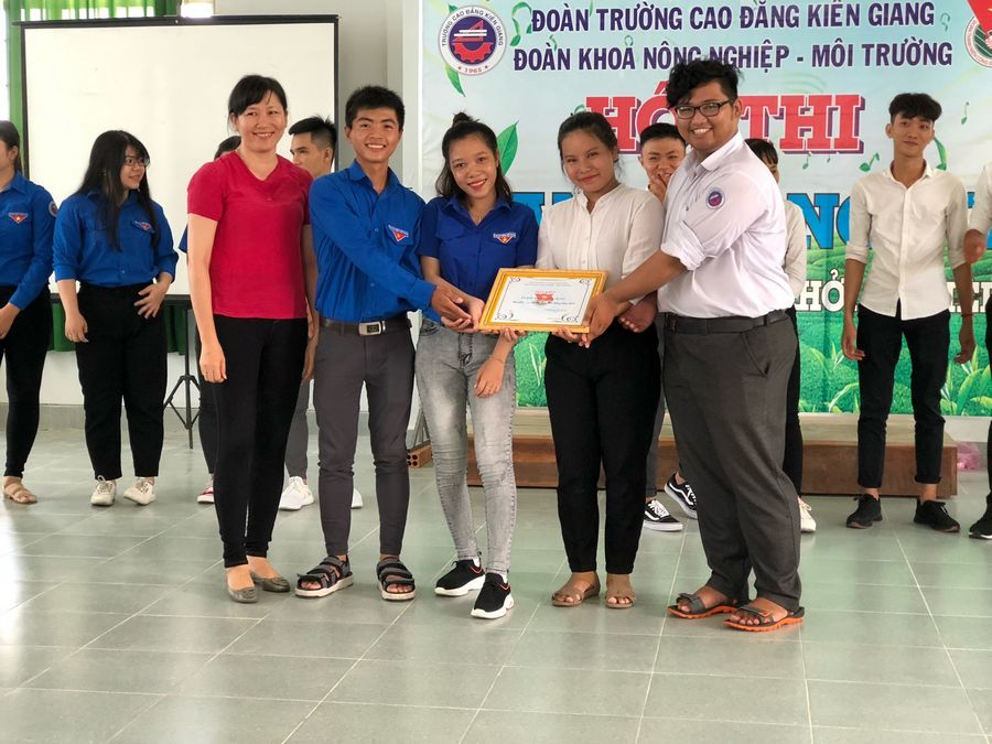 0f06b18184d9618738c8